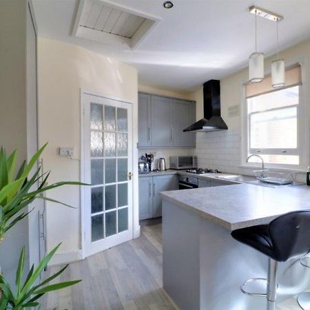 Replingham Road Apartment London Eksteriør billede